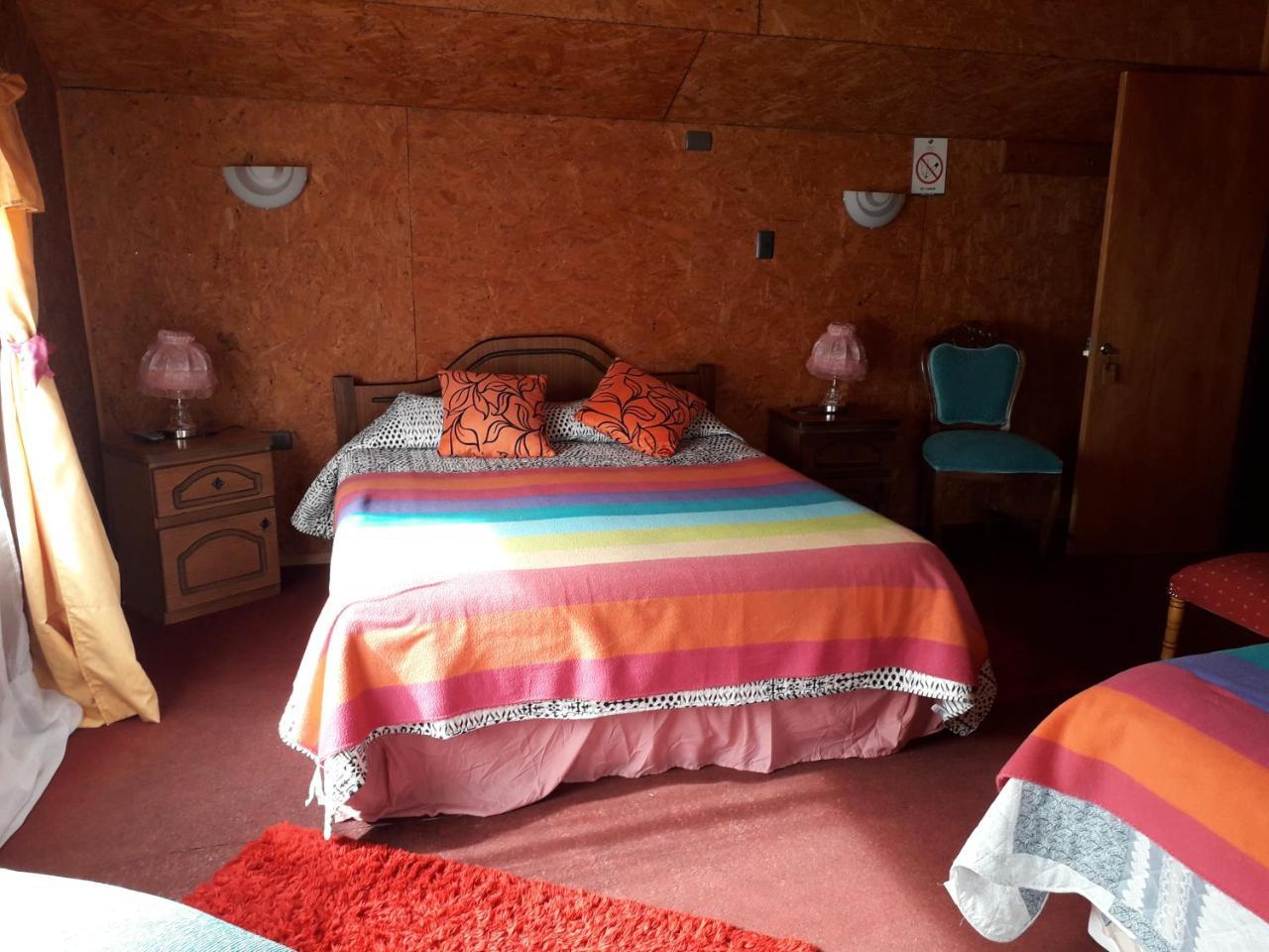 Hostal Y Cabanas Peumayen Пуэрто-Гуадаль Экстерьер фото